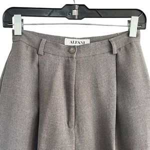 Vintage Grey Pleated Women’s Trouser Pants size 2